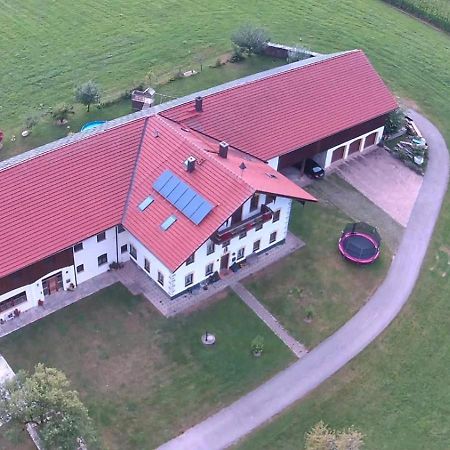 Ferienwohnung Glueck Saaldorf-Surheim المظهر الخارجي الصورة