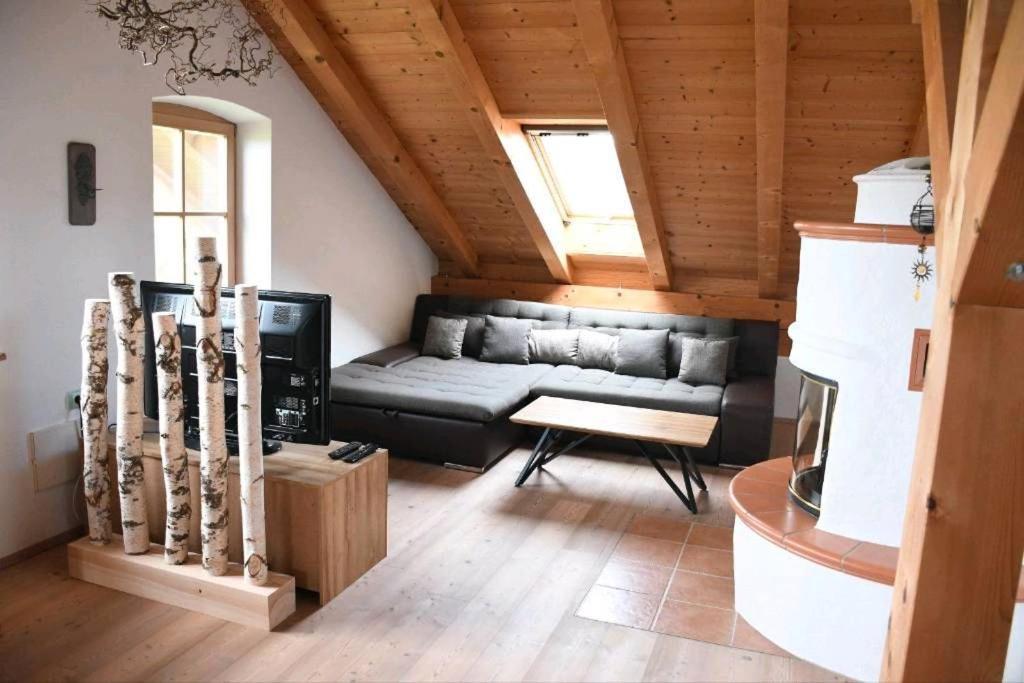 Ferienwohnung Glueck Saaldorf-Surheim المظهر الخارجي الصورة