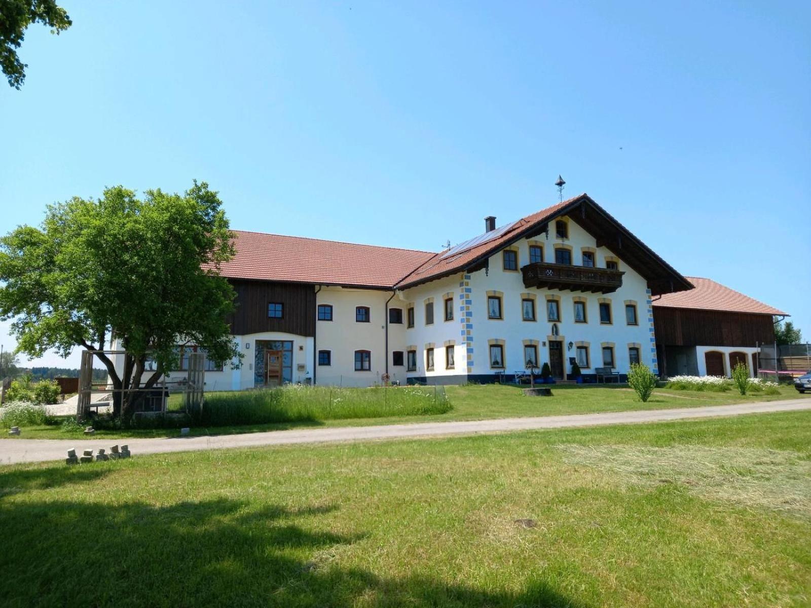 Ferienwohnung Glueck Saaldorf-Surheim المظهر الخارجي الصورة