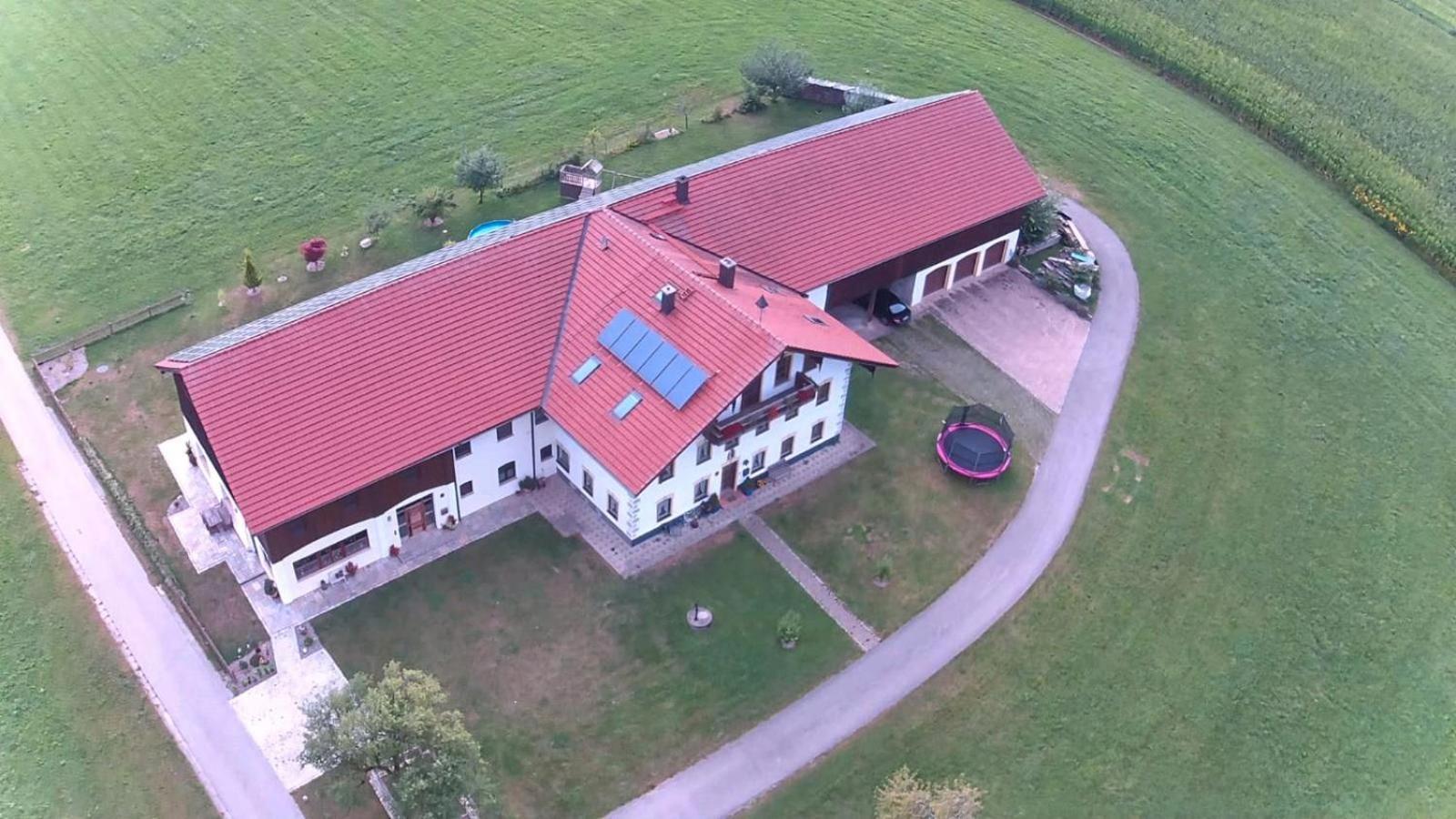 Ferienwohnung Glueck Saaldorf-Surheim المظهر الخارجي الصورة